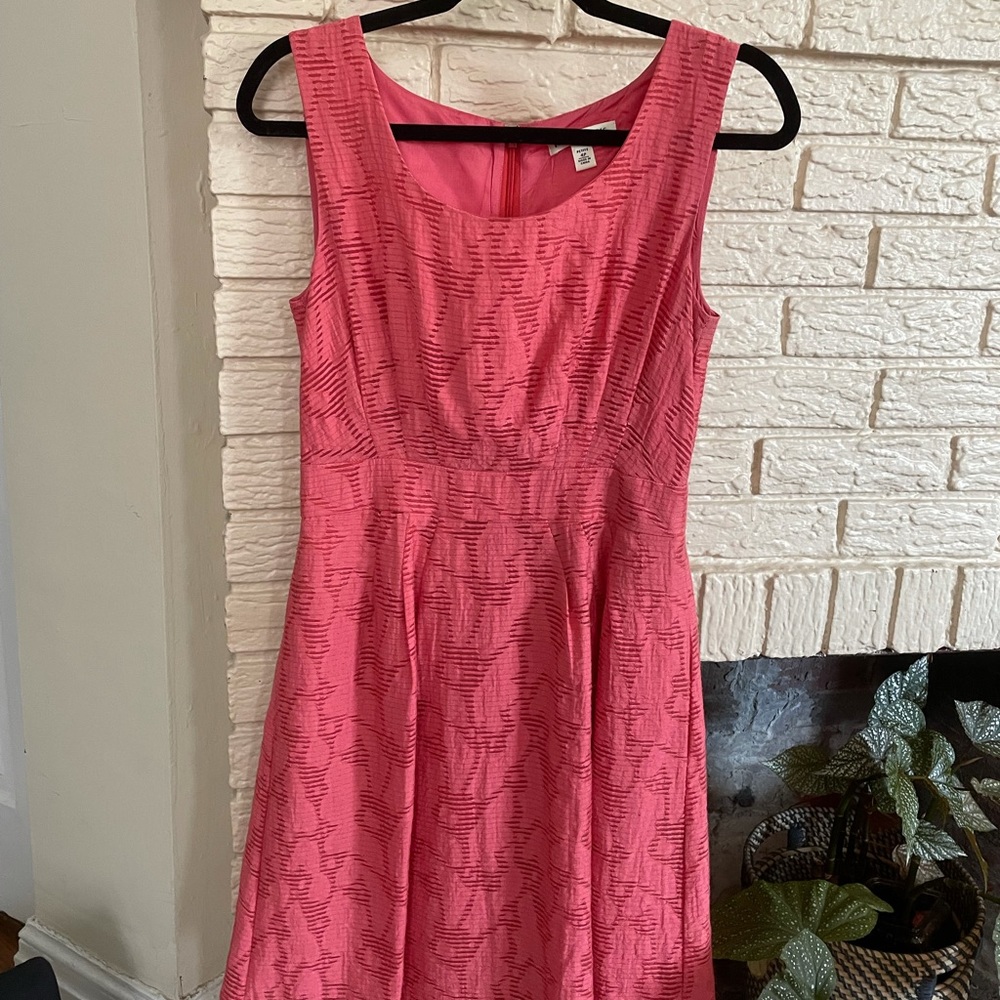 Flattering A-line sleeveless pink dress